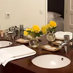 Les Cinq Sens Du Chateau Mayne Lalande Penzion *
